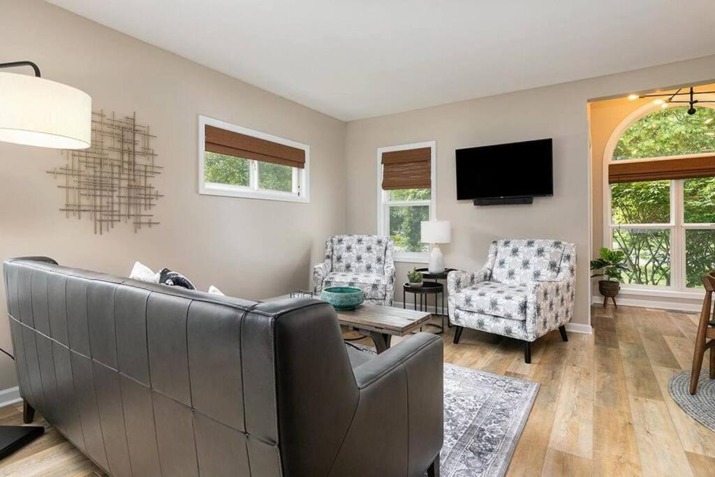 2Min Walk Downtown-Pet Friendly-Offstreet Parking Villa เซากาทัค ภายนอก รูปภาพ